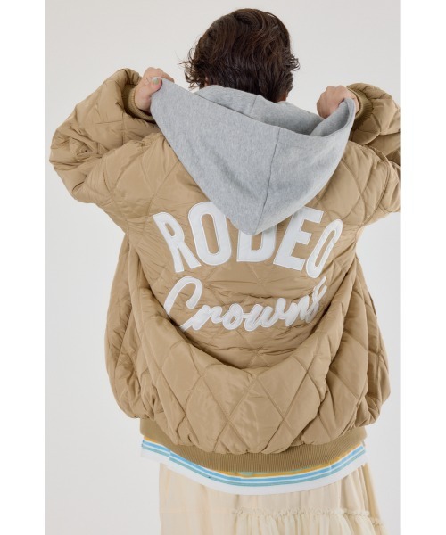 RODEO CROWNS WIDE BOWL（ロデオクラウンズワイドボウル）の「キルティングフードブルゾン（ブルゾン・レディース・ブラック/ベージュ/オフホワイト/マルチ・FREE）」の15枚目の写真