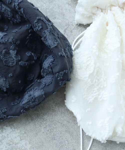 bulle de savon（ビュルデサボン）の「踊るはなジャカード 巾着バッグ（ハンドバッグ・レディース・チャコールグレー/キナリ・FREE）」の7枚目の写真