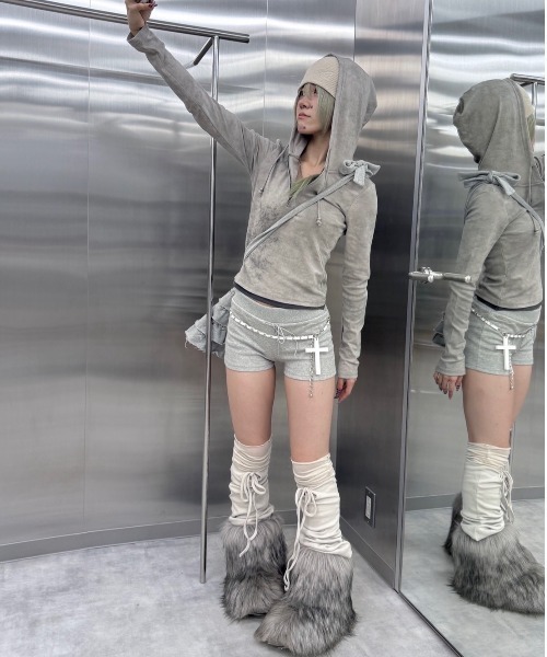 Never mind the XU / Chikashitsu+(ネバーマインド ザ エックスユー / チカシツプラス)の「【nmtc+】feather beanie / 【エヌエムティーシープラス】羽ビーニー(ニットキャップ/ビーニー・メンズ・アイボリー/ベージュ/ブラック・ONE SIZE)」の6枚目の写真