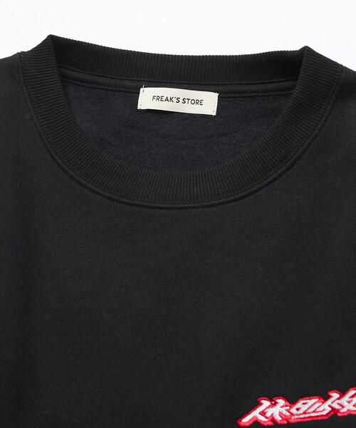 FREAK'S STORE(フリークスストア)の「限定展開 リラックスフィット 刺繍 バックプリント クルーネック スウェット /休日少女(スウェット・メンズ・ブラック/グレー・SMALL/MEDIUM/LARGE)」の4枚目の写真