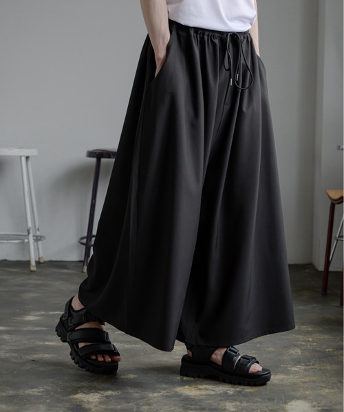 KUUUPY（クーピー）の「Gather Hakama Pants - ギャザー袴パンツ（その他パンツ・メンズ・ブラック・SMALL/MEDIUM/LARGE）」の5枚目の写真