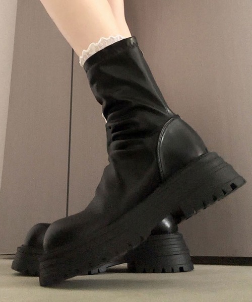 Nia(ニア)の「Nia(ニア)/厚底 バッグジップアップ シンプルショートブーツ(ブーツ・レディース・ブラウン/ブラック・36/38)」の6枚目の写真