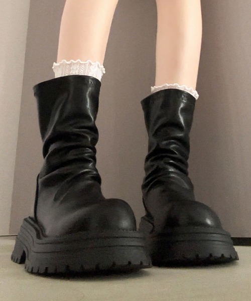 Nia(ニア)の「Nia(ニア)/厚底 バッグジップアップ シンプルショートブーツ(ブーツ・レディース・ブラウン/ブラック・36/38)」の8枚目の写真