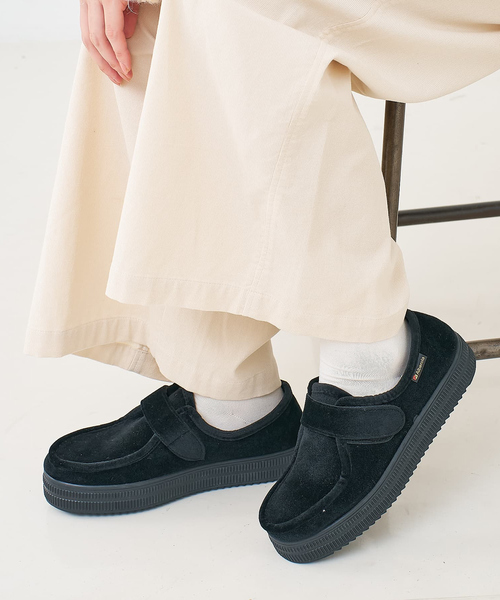 ALBEROLA（アルベローラ）の「【WEB限定】【ALBEROLA】ベロアチロリアンシューズ（ローファー・レディース・ブラウン/ブラック/グレー・36/37/38）」の2枚目の写真