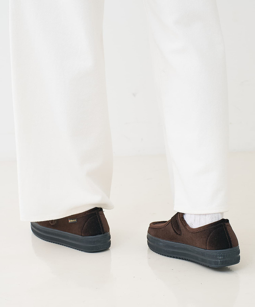 ALBEROLA（アルベローラ）の「【WEB限定】【ALBEROLA】ベロアチロリアンシューズ（ローファー・レディース・ブラウン/ブラック/グレー・36/37/38）」の8枚目の写真