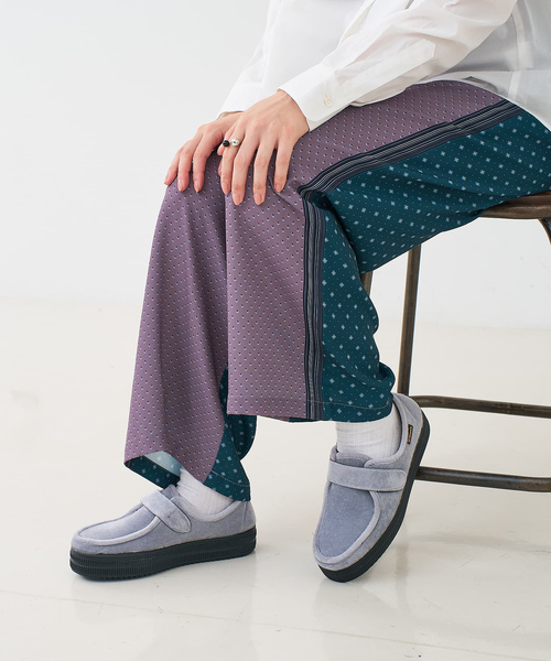 ALBEROLA（アルベローラ）の「【WEB限定】【ALBEROLA】ベロアチロリアンシューズ（ローファー・レディース・ブラウン/ブラック/グレー・36/37/38）」の10枚目の写真