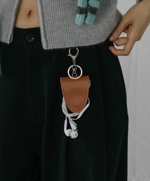 duei（デュイ）の「フェイクレザーメガネホルダー　キーホルダー（キーホルダー）」