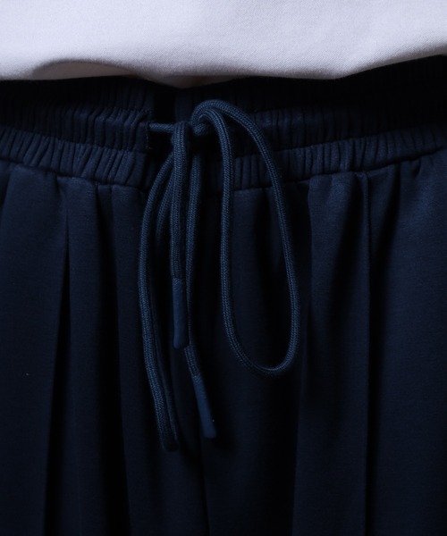 revertical(リバーティカル)の「ポンチセンタープレスワイドパンツ(スウェットパンツ・メンズ・ブラック/ネイビー・M/L)」の4枚目の写真