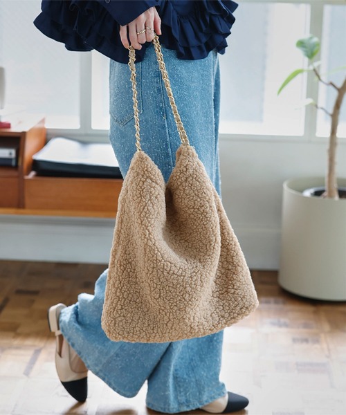 KOBE LETTUCE（コウベレタス）の「ボアチェーンバッグ（ハンドバッグ・レディース・ブラック/キャメル/ベージュ・F）」の5枚目の写真