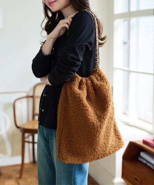 KOBE LETTUCE（コウベレタス）の「ボアチェーンバッグ（ハンドバッグ・レディース・ブラック/キャメル/ベージュ・F）」の6枚目の写真