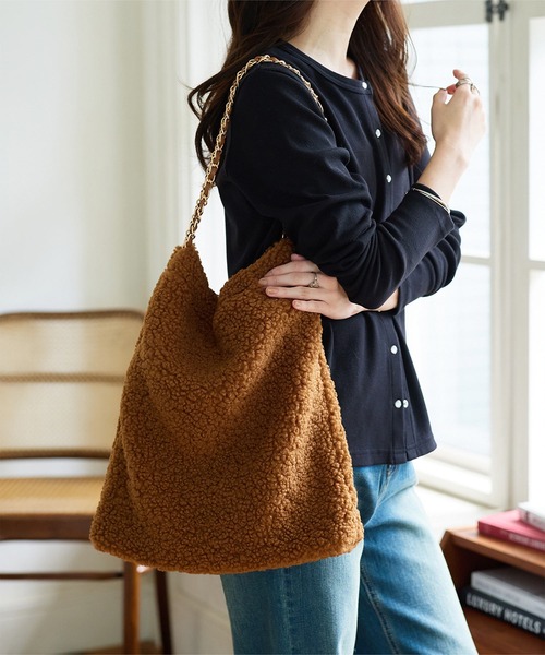 KOBE LETTUCE（コウベレタス）の「ボアチェーンバッグ（ハンドバッグ・レディース・ブラック/キャメル/ベージュ・F）」の7枚目の写真