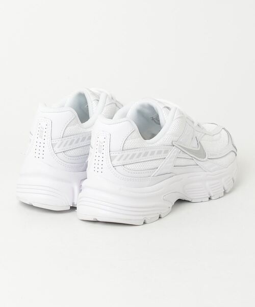 NIKE（ナイキ）の「ナイキ  ナイキ ウィメンズ イニシエーター（スニーカー・レディース・ホワイト×シルバー・24.0cm/23.0cm/25.0cm/23.5cm/24.5cm）」の2枚目の写真