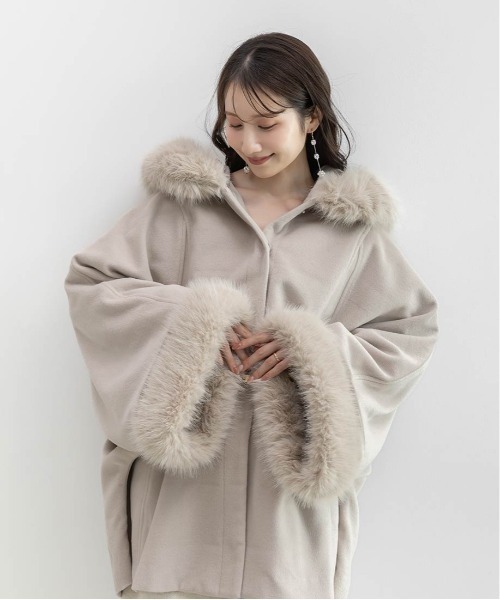 お値下げしました。 フードファーケープコート　ポンチョ 2WAY ファー付きミドルケープコート（ポンチョ）｜RANDA（ランダ）の