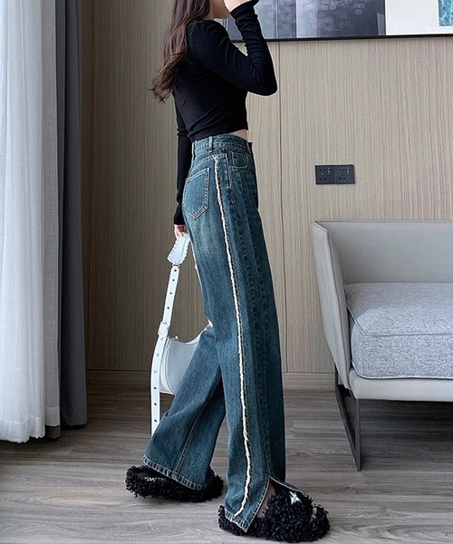NANEA（ナネア）の「サイドフリンジスリットデニムパンツ（デニムパンツ・レディース・ブルー・LARGE/MEDIUM/SMALL）」の5枚目の写真