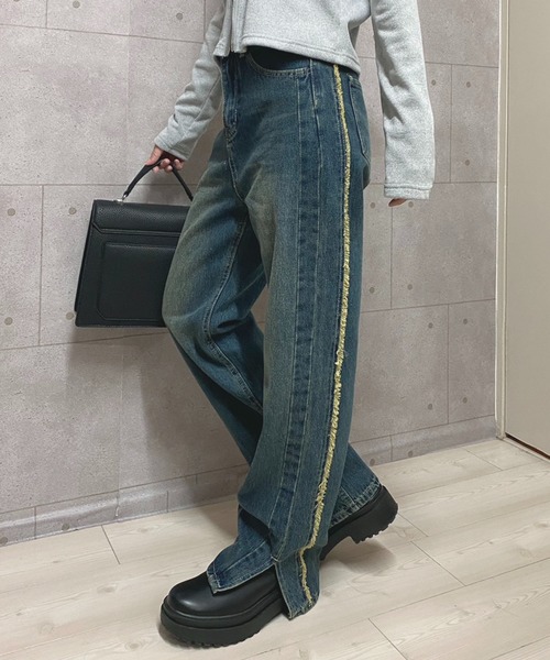 NANEA（ナネア）の「サイドフリンジスリットデニムパンツ（デニムパンツ・レディース・ブルー・LARGE/MEDIUM/SMALL）」の21枚目の写真