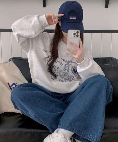 yuue' ( wear )(ユーイ)の「裏起毛イラスト刺繍オーバーサイズスウェット(スウェット・レディース・ライトグレー・FREE)」の6枚目の写真