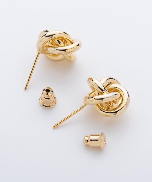 AJUGA.(アジュガ)の「ノットデザインメタルピアス(ピアス(両耳用)・レディース・ゴールド・ONE SIZE)」の6枚目の写真