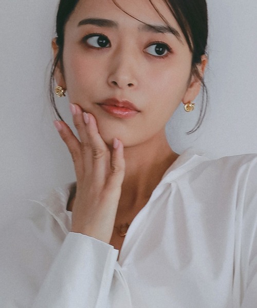 AJUGA.(アジュガ)の「ノットデザインメタルピアス(ピアス(両耳用)・レディース・ゴールド・ONE SIZE)」の8枚目の写真