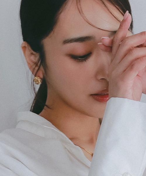 AJUGA.(アジュガ)の「ノットデザインメタルピアス(ピアス(両耳用)・レディース・ゴールド・ONE SIZE)」の10枚目の写真