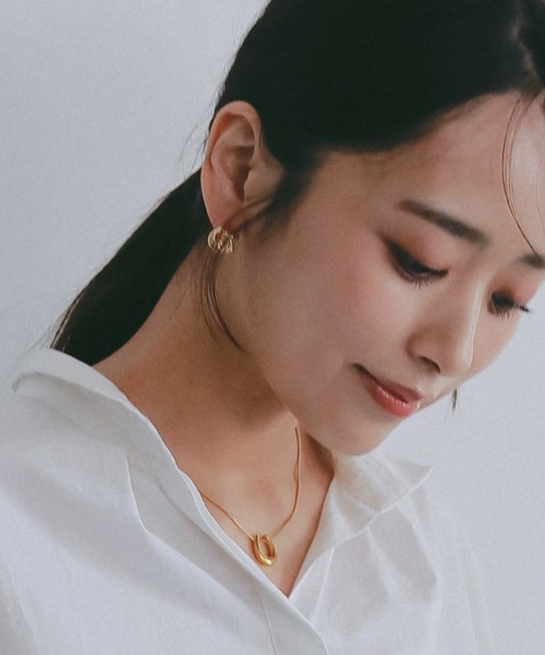 AJUGA.(アジュガ)の「ノットデザインメタルピアス(ピアス(両耳用)・レディース・ゴールド・ONE SIZE)」の12枚目の写真