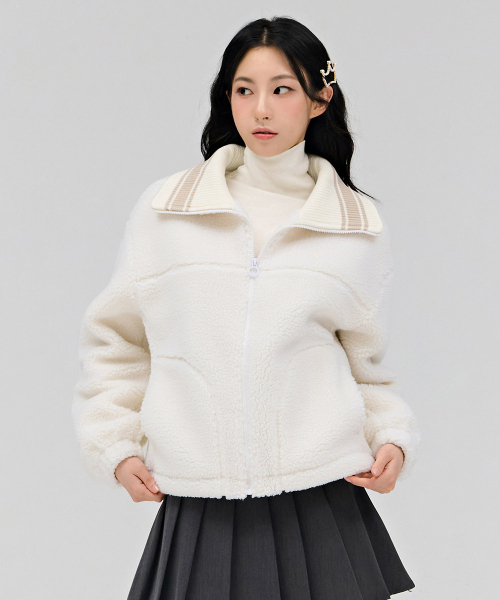 CHASECULT(チェイスカルト)の「レディースニットカラーキルティングボアジップアップ-アイボリー(その他アウター・レディース・アイボリー・90/85)」の4枚目の写真