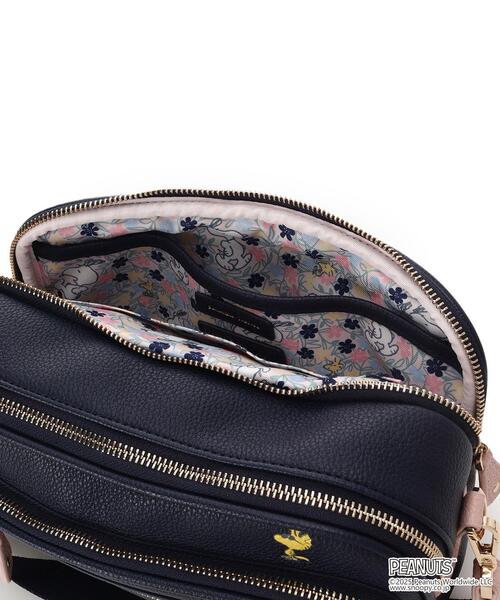 Samantha Thavasa（サマンサタバサ）の「「スヌーピー」コレクション ショルダーバッグ（ショルダーバッグ・レディース・ネイビー/グレイッシュベージュ・FREE）」の3枚目の写真