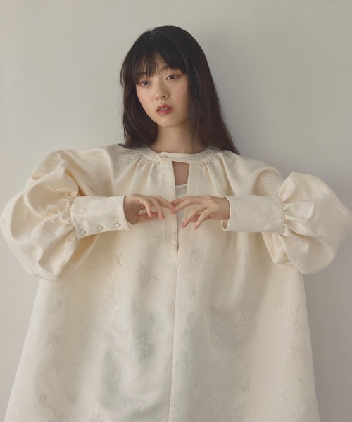 Alumu.(エルム)の「AM571003ジャガード2WAYチュニックトップス(チュニック・レディース・アイボリー・FREE)」の4枚目の写真