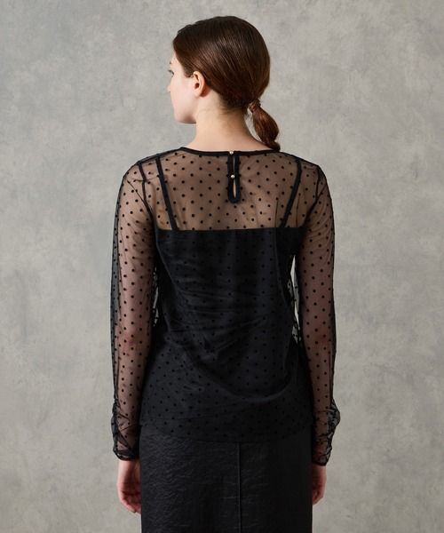 AIMER(エメ)の「フロッキードットギャザースリーブチュールブラウス(シャツ/ブラウス・レディース・ブラック/ベージュ・MEDIUM)」の9枚目の写真