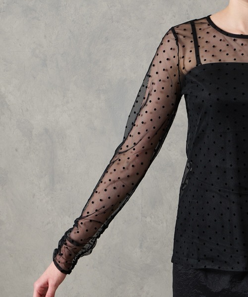 AIMER(エメ)の「フロッキードットギャザースリーブチュールブラウス(シャツ/ブラウス・レディース・ブラック/ベージュ・MEDIUM)」の12枚目の写真