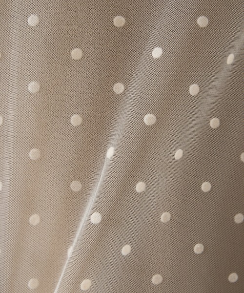 AIMER(エメ)の「フロッキードットギャザースリーブチュールブラウス(シャツ/ブラウス・レディース・ブラック/ベージュ・MEDIUM)」の17枚目の写真