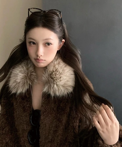 ADDITION STORE(アディションストア)の「\ふわふわモコモコあったか/ 衿ファー プードルファー Wジップ中綿ブルゾン / asfj(ブルゾン・レディース・ブラウン/オフホワイト・SMALL/MEDIUM/LARGE)」の13枚目の写真