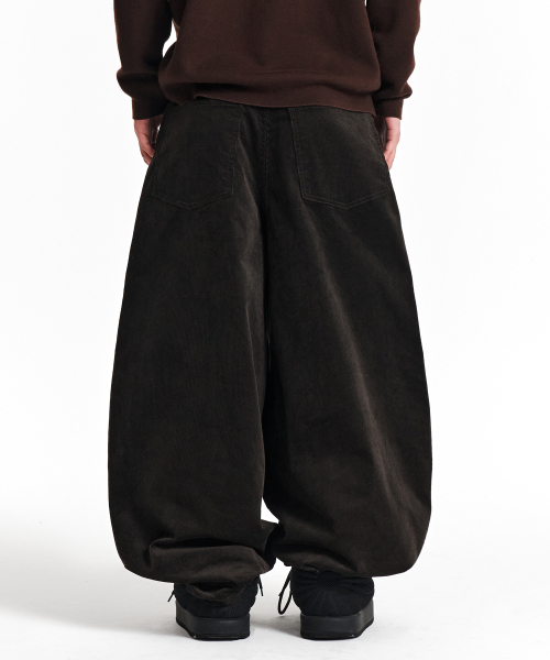 KICHUL(キチョル)の「CORD DUROY BALLOON PANTS (CHOCOLATE)(その他パンツ・レディース・その他・X-SMALL/SMALL/MEDIUM/LARGE)」の3枚目の写真