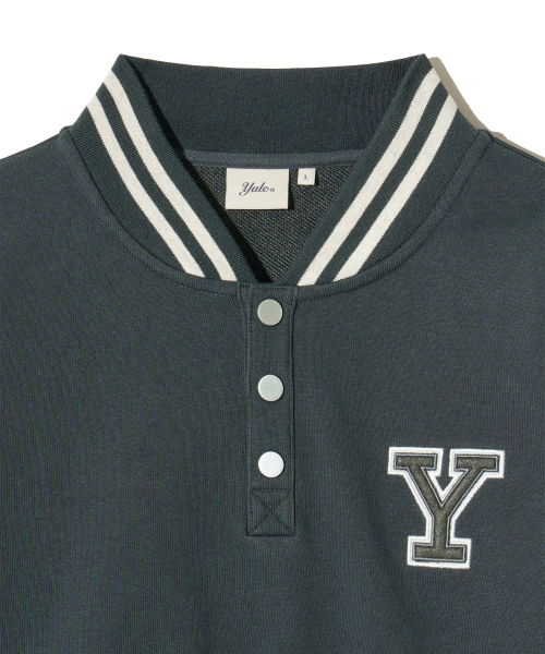 YALE（イェール）の「Yロゴボタンプリーツスウェットシャツ_チャコール（スウェット・レディース・その他・SMALL/MEDIUM/LARGE/X-LARGE）」の3枚目の写真