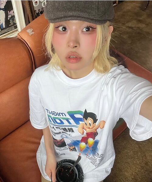 MAINBOOTH（メインブース）の「[アトム] スペースTシャツ(ホワイト)（Tシャツ/カットソー・レディース・その他・2/3）」の3枚目の写真