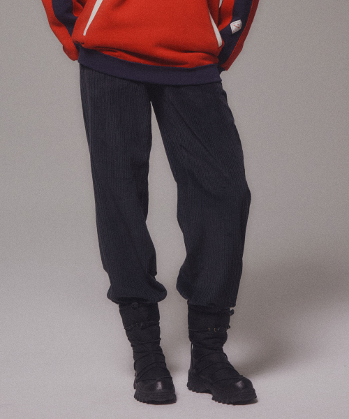 MENASOO(ミナス)の「Corduroy Straight Pants_Navy(その他パンツ・レディース・ネイビー・1/2)」の2枚目の写真