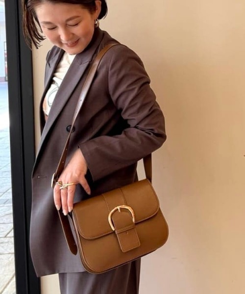BEAMS HEART(ビームスハート)の「バックル ポイント ショルダーバッグ(ショルダーバッグ・レディース・ブラウン系その他3/ブラック・ONE SIZE)」の3枚目の写真