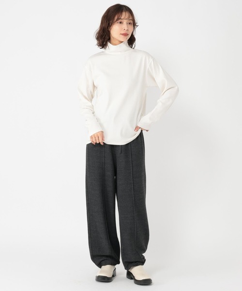 studio CLIP（スタディオクリップ）の「ベーシックタートルネック[プラスサイズあり]（Tシャツ/カットソー・レディース・その他1/ブラック/グレー/オフホワイト・MEDIUM/ﾌﾘｰ(L)/LARGE）」の12枚目の写真