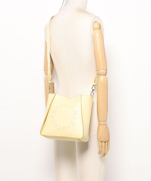 STELLA McCARTNEY（ステラマッカートニー）の「Logo Square Crossbody Bag / ロゴ スクエア クロスボディ バッグ（ショルダーバッグ・レディース・イエロー系その他/ピンク系その他・ONE SIZE）」の7枚目の写真