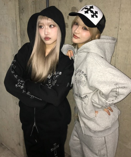 mahagrid — Cross Studs Zip‑Up Hoodie (кросс‑стадз, молния)
