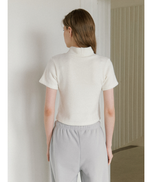 KINDABABY(カインダベイビー)の「cozy turtleneck top - cream(ニット/セーター・レディース・クリーム・FREE)」の4枚目の写真