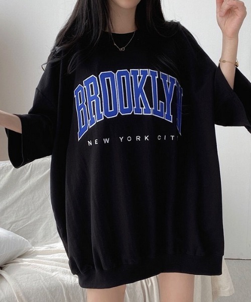 yuue' ( wear )(ユーイ)の「オーバーサイズカレッジロゴプリント半袖Tシャツ/ユニセックス(Tシャツ/カットソー・レディース・ネイビー/グレー/ブラック/ライトグレー・FREE)」の2枚目の写真