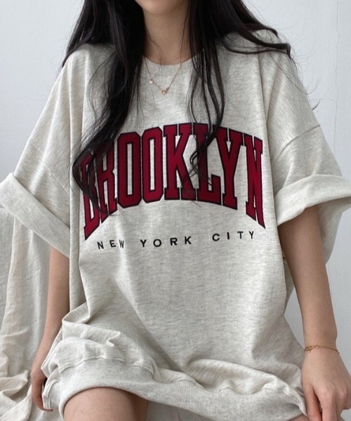 yuue' ( wear )(ユーイ)の「オーバーサイズカレッジロゴプリント半袖Tシャツ/ユニセックス(Tシャツ/カットソー・レディース・ネイビー/グレー/ブラック/ライトグレー・FREE)」の12枚目の写真