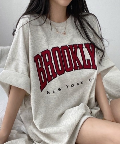 yuue' ( wear )(ユーイ)の「オーバーサイズカレッジロゴプリント半袖Tシャツ/ユニセックス(Tシャツ/カットソー・レディース・ネイビー/グレー/ブラック/ライトグレー・FREE)」の13枚目の写真
