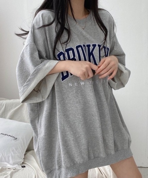 yuue' ( wear )(ユーイ)の「オーバーサイズカレッジロゴプリント半袖Tシャツ/ユニセックス(Tシャツ/カットソー・レディース・ネイビー/グレー/ブラック/ライトグレー・FREE)」の17枚目の写真