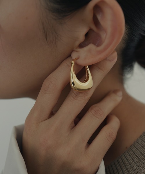 hellam(へラム)の「スクエアドロップピアス(ピアス(両耳用)・レディース・シルバー/ゴールド・FREE)」の6枚目の写真