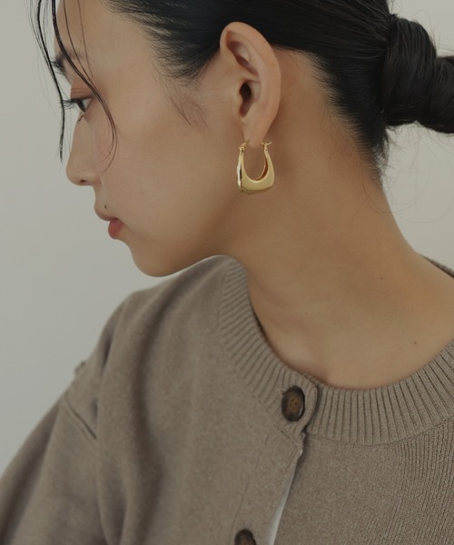 hellam(へラム)の「スクエアドロップピアス(ピアス(両耳用)・レディース・シルバー/ゴールド・FREE)」の9枚目の写真