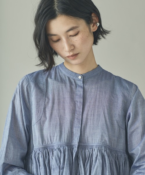 Curensology（カレンソロジー）の「Curensology(カレンソロジー)/シャンブレーレイヤードギャザーブラウス（シャツ/ブラウス・レディース・サックスブルー・FREE）」の8枚目の写真