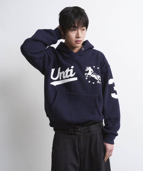 UNTITLED SEOUL（アンタイトル ソウル）の「ユニコーンバスティエンブレムフードパーカー ネイビー（パーカー・メンズ・その他・MEDIUM/LARGE）」の3枚目の写真