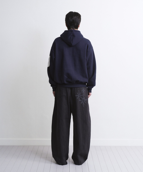UNTITLED SEOUL（アンタイトル ソウル）の「ユニコーンバスティエンブレムフードパーカー ネイビー（パーカー・メンズ・その他・MEDIUM/LARGE）」の5枚目の写真