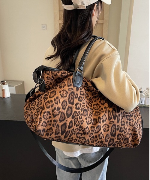 FREE STYLISTS(フリー スタイリスト)の「Y2K レオパード トラベルボストンバック /2WAY(ショルダーバッグ・レディース・レオパード・FREE)」の8枚目の写真